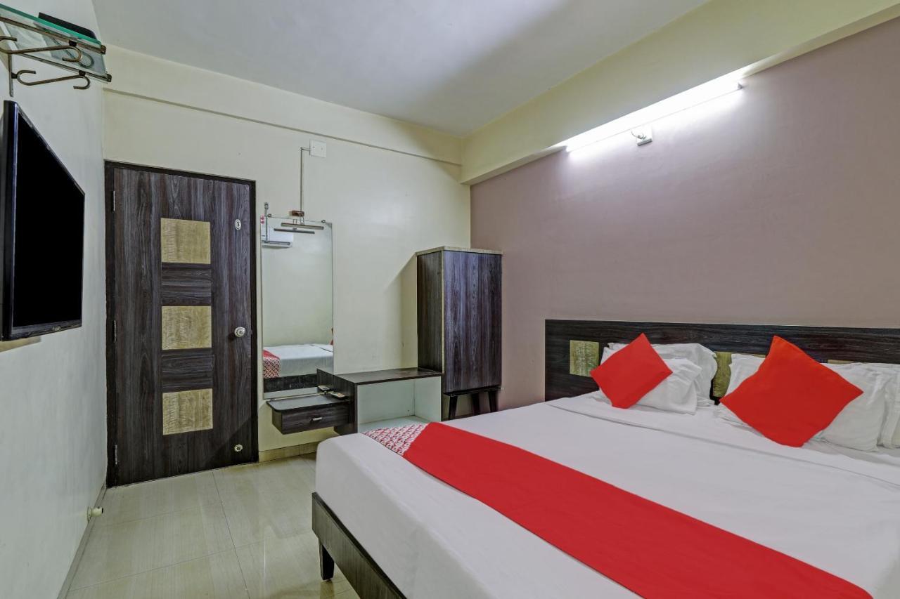 Oyo 82461 Hotel Darshan Banquet And Rooms Surat Eksteriør billede