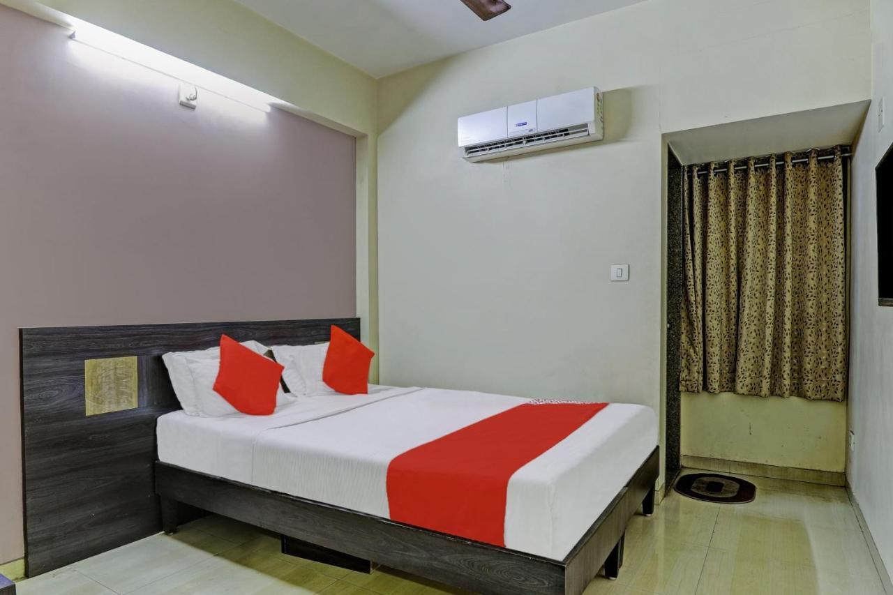 Oyo 82461 Hotel Darshan Banquet And Rooms Surat Eksteriør billede