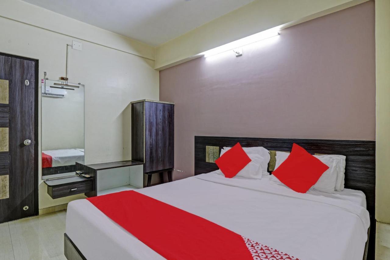 Oyo 82461 Hotel Darshan Banquet And Rooms Surat Eksteriør billede